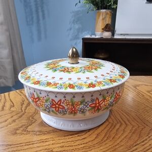 Vintage Daher Decorated Ware Cheery Embossed Floral Biscuit Cookie Trinket Tin